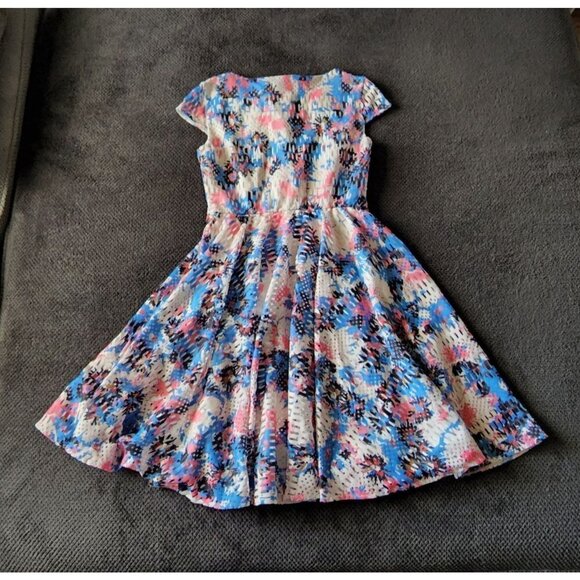 Max & Co. Spring fit & flare cap sleeves dress size small - Picture 4 of 7